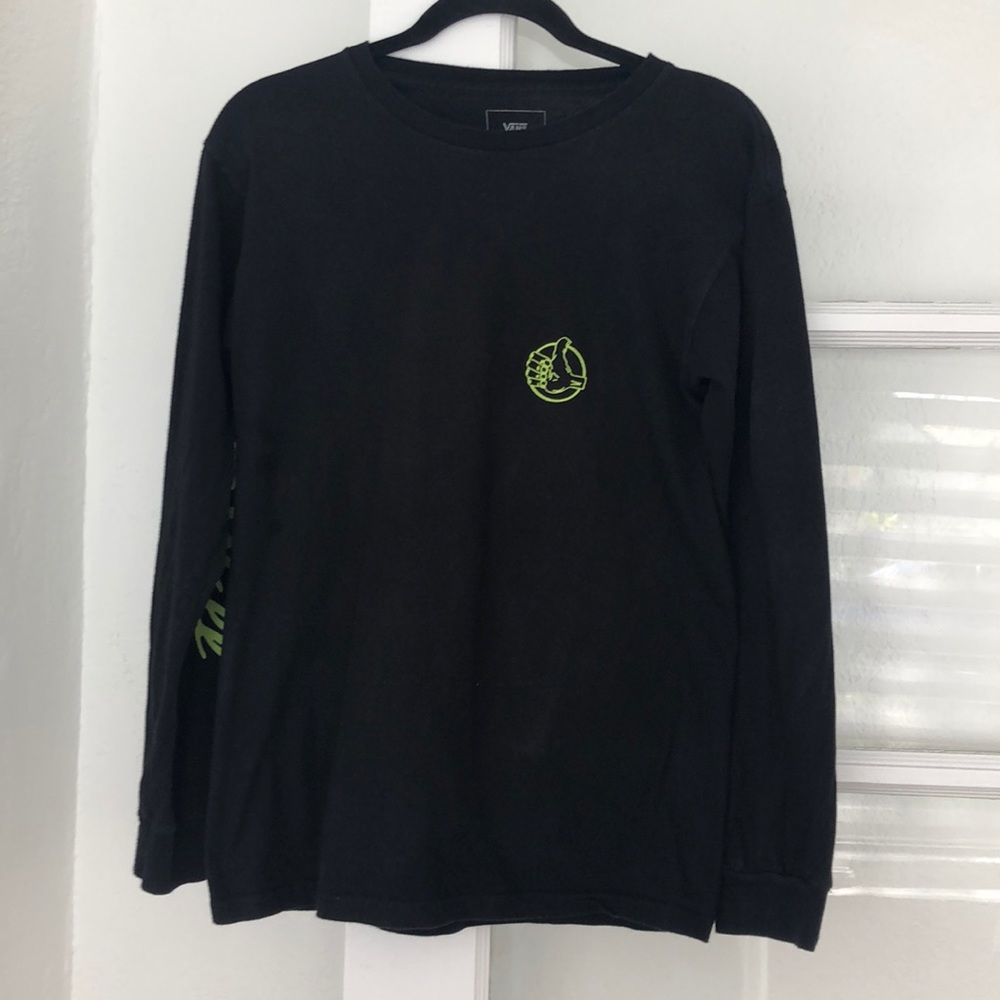 VANS 100% cotton long sleeve graphic tee.Men’s small